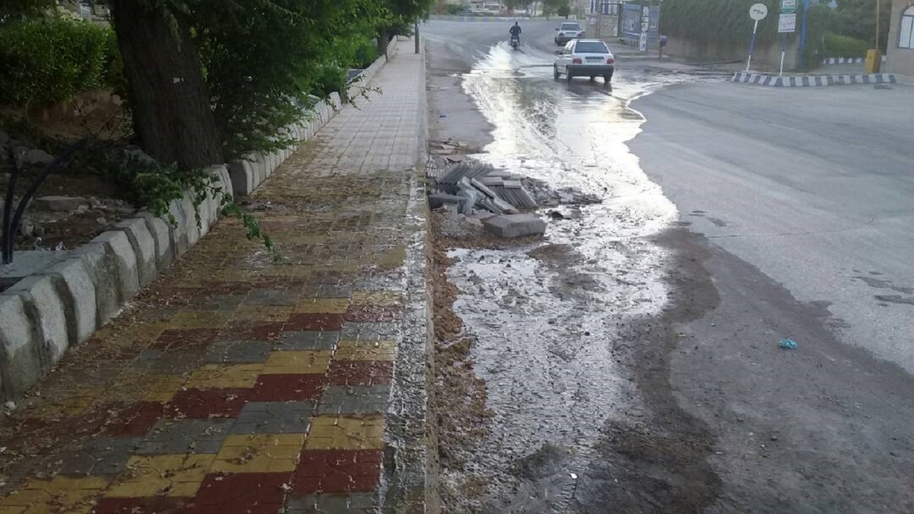 درخواست شهروند خبرنگار ما از مسئولان برای رسیدگی به محله ۶۰۰ دستگاه + فیلم