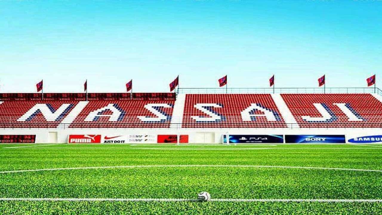 چمن ورزشگاه شهید وطنی در حال تخریب است