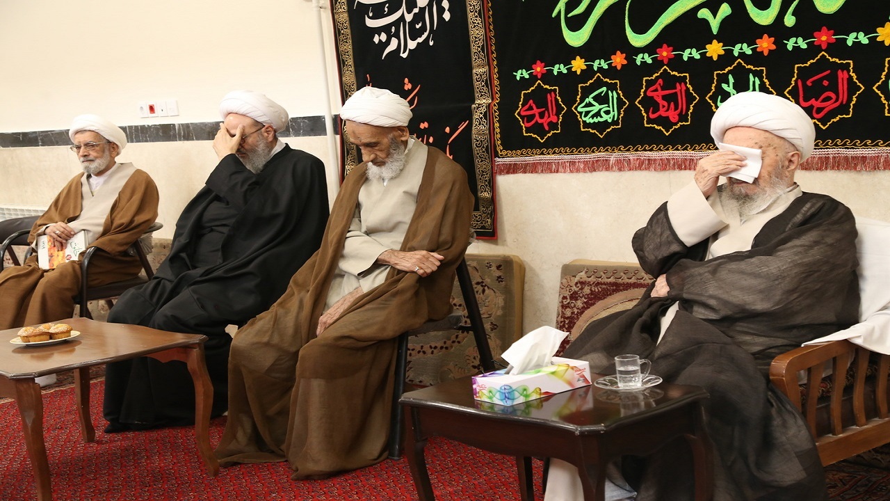 سوگواری شهادت حضرت زهرا (س)در دفتر آیت الله مکارم شیرازی+تصاویر