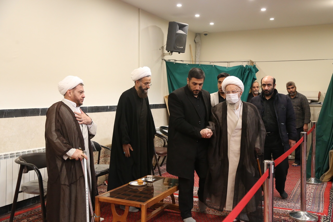 سوگواری شهادت حضرت زهرا (س)در دفتر آیت الله مکارم شیرازی+تصاویر سوگواری شهادت حضرت زهرا (س)در دفتر آیت الله مکارم شیرازی+تصاویر