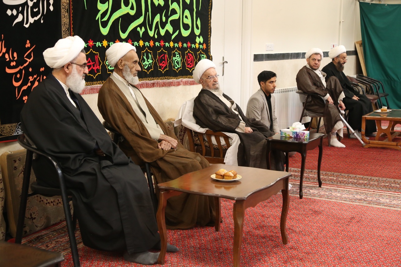 سوگواری شهادت حضرت زهرا (س)در دفتر آیت الله مکارم شیرازی+تصاویر سوگواری شهادت حضرت زهرا (س)در دفتر آیت الله مکارم شیرازی+تصاویر