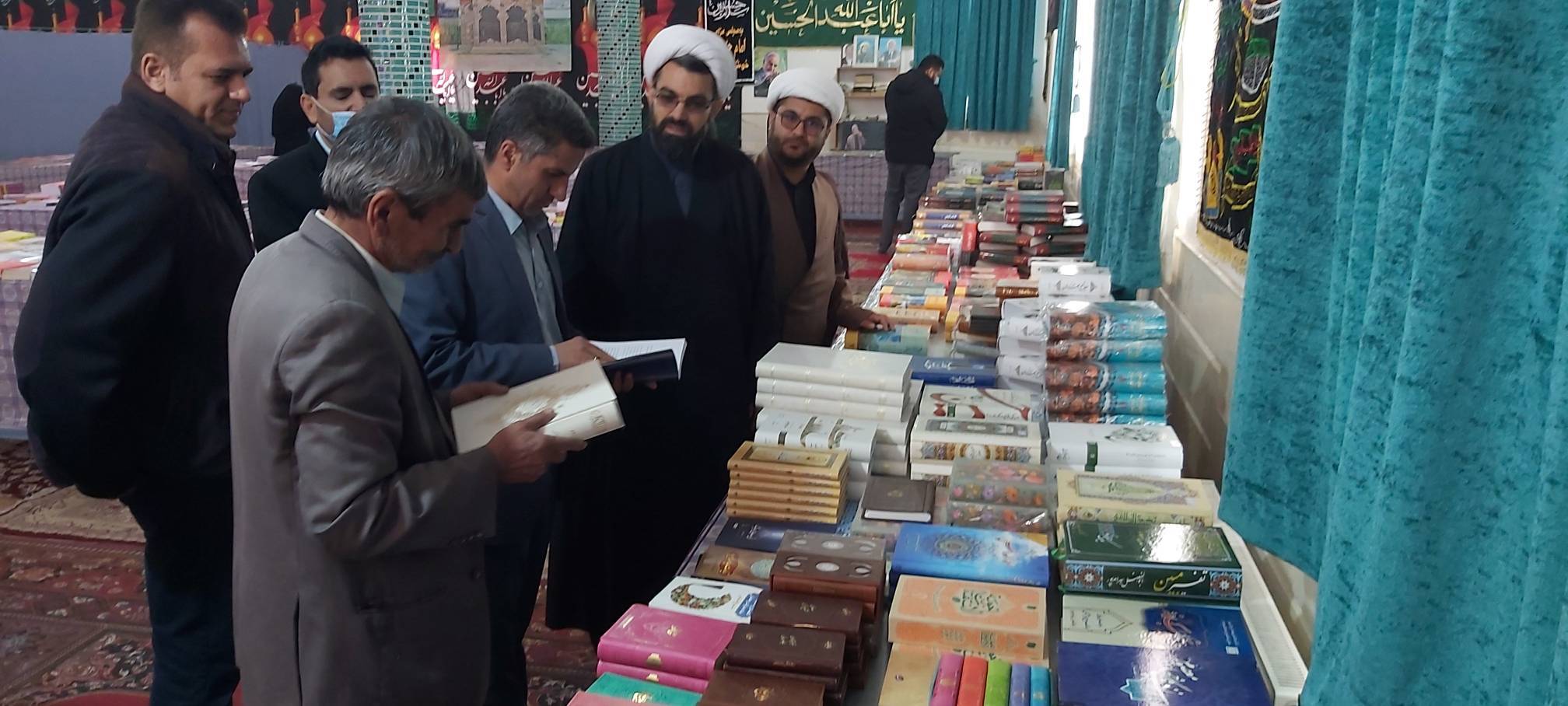 افتتاح نمایشگاه کتاب در شهرستان انار
