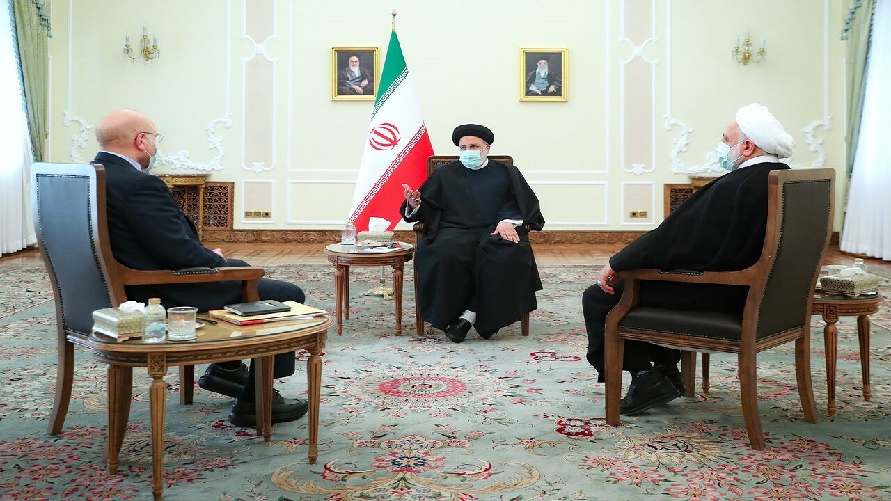 تاکید سران قوا بر اهمیت اجرای قانون مولدسازی اموال و دارایی‌های مازاد دولت