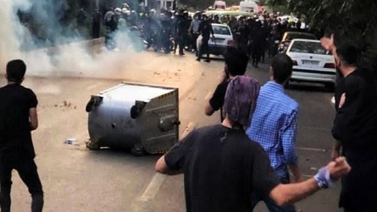 بازداشت دانشجونماهای آشوبگر مقابل دانشگاه کردستان + فیلم