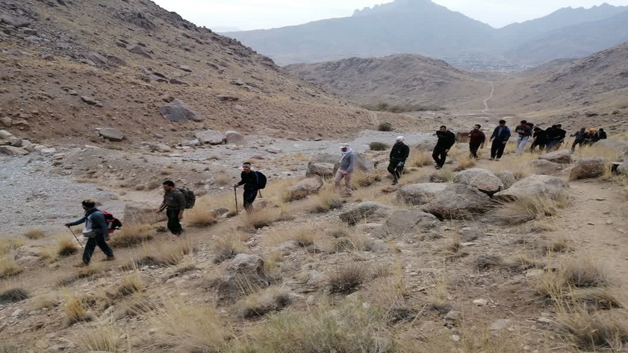 صعود ۲ تیم تخصصی کوهنوردی کارکنان سپاه الغدیر استان یزد