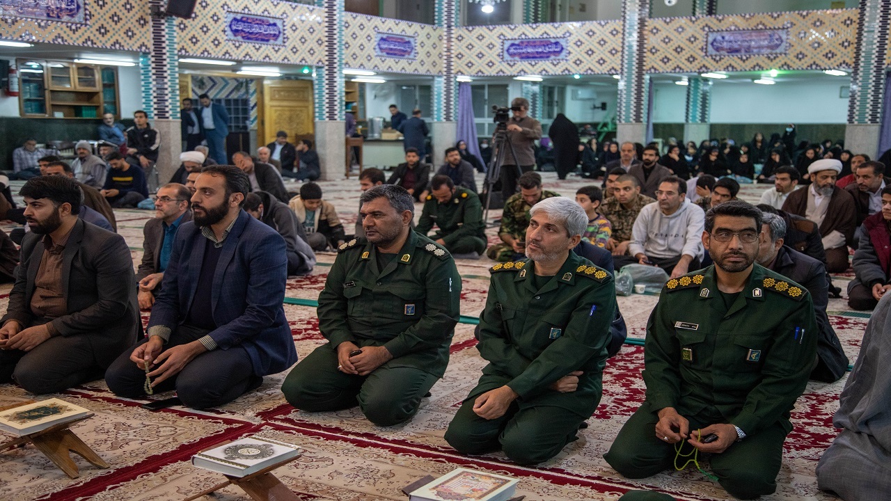 گرامیداشت یاد شهید قرآنی حادثه منا و برگزاری محفل انس با قرآن کریم در یزد