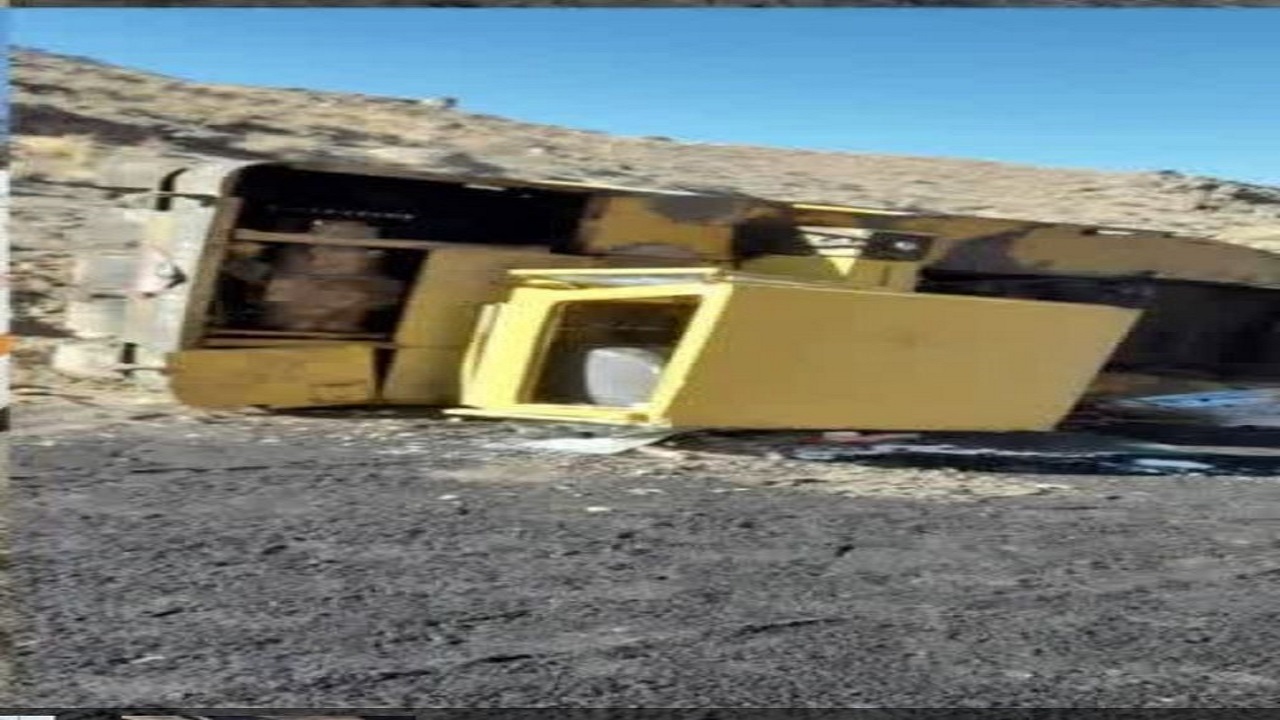 واژگونی دستگاه غلطک آسفالت در بنادک سادات