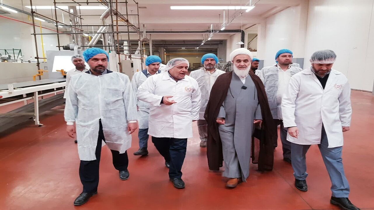 تولیدکنندگان در خط مقدم مقابله با جنگ اقتصادی دشمنان قرار دارند