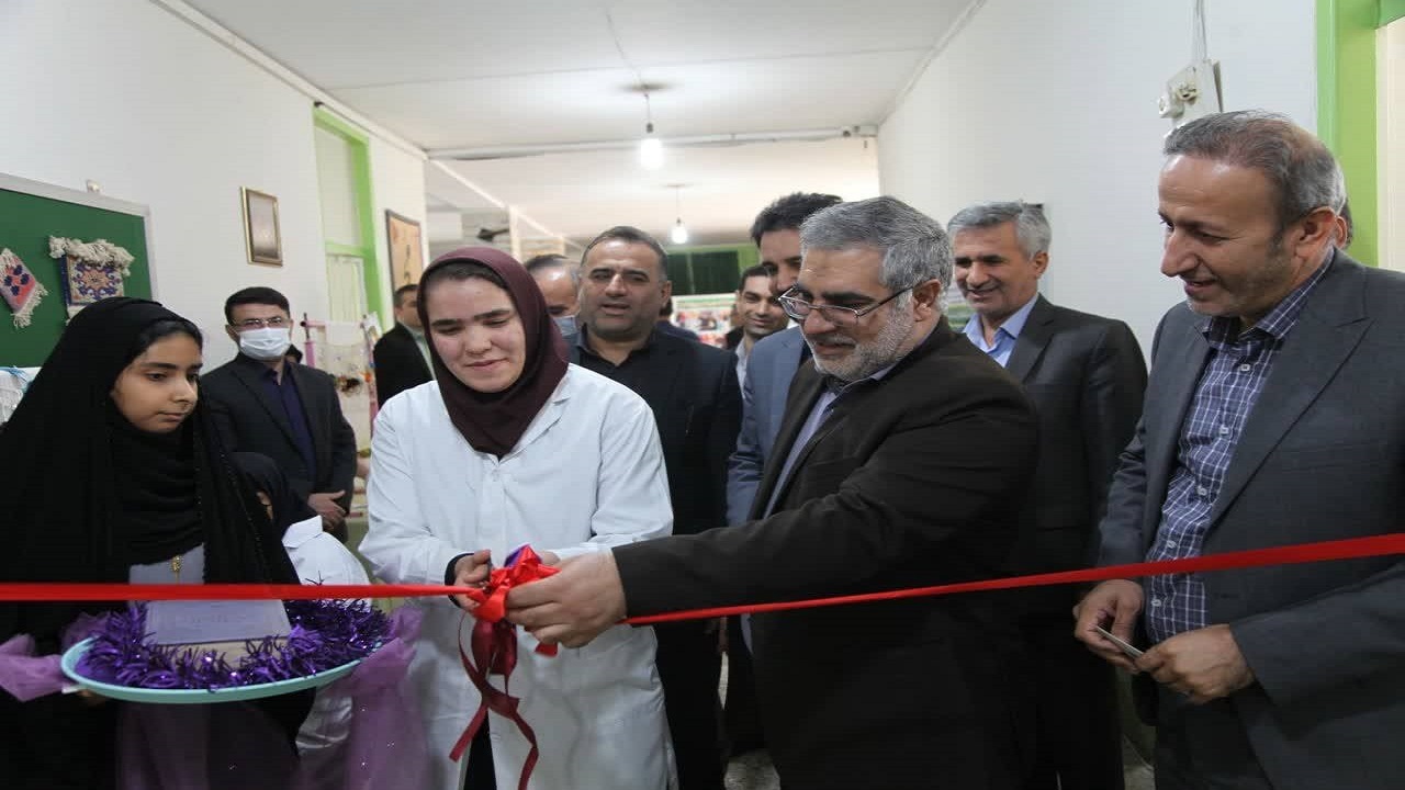 افتتاح نمایشگاه و بازارچه خوداشتغالی دانش آموزان با نیاز‌های ویژه در اهواز