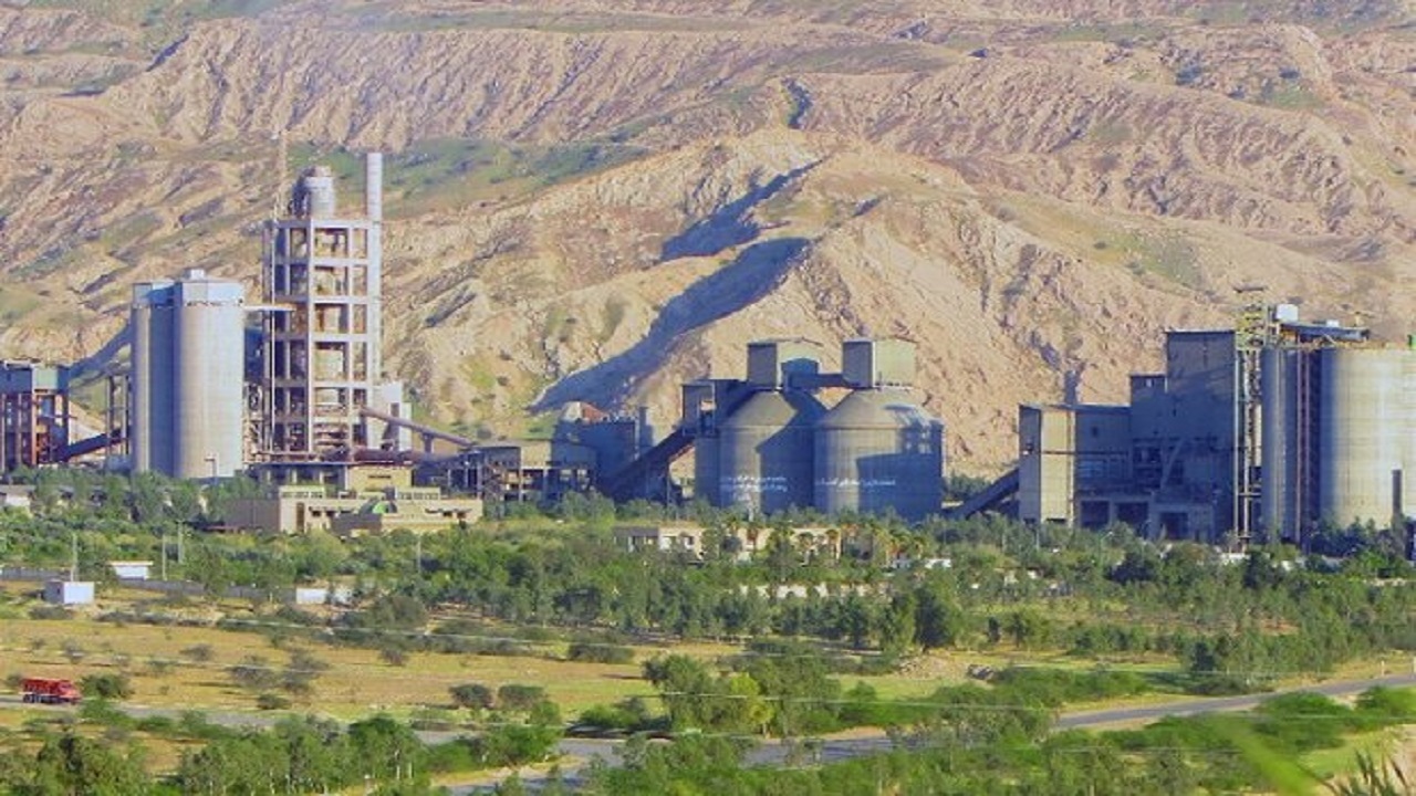 اشتغال نیروهای بومی در سیمان دشتستان محقق شود