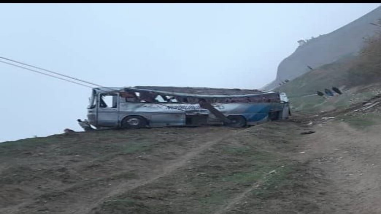 واژگونی اتوبوس در قندوز ۳۳ کشته و مجروح برجای گذاشت