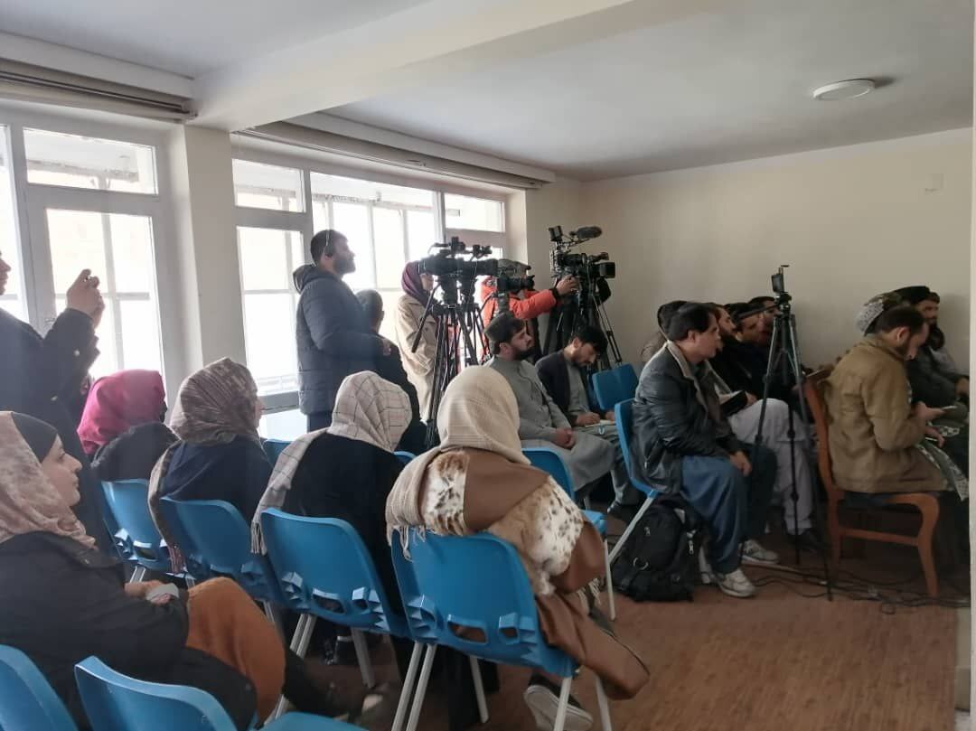 خبرنگاران افغانستان خواستههایشان را از طالبان مطرح کردند + تصاویر خبرنگاران افغانستان خواستههایشان را از طالبان مطرح کردند + تصاویر