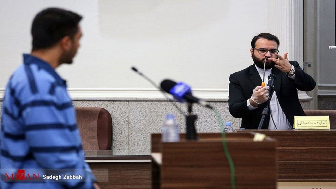 مجیدرضا رهنورد قاتل شهیدان زینال&zwnj;زاده و رضازاده در ملاءعام اعدام شد