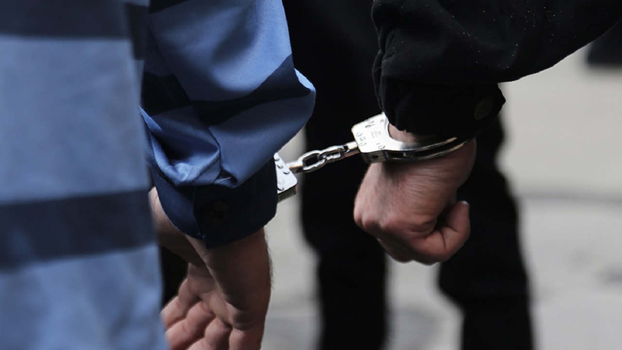 پاتک پلیس هرمزگان به مخفیگاه سارقان/ ۱۰۸ سارق دستگیر شدند