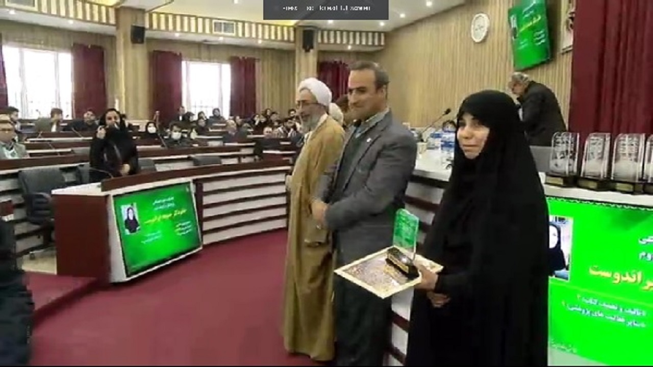 تجلیل از پژوهشگران برتر دانشگاه بین المللی امام خمینی (ره)