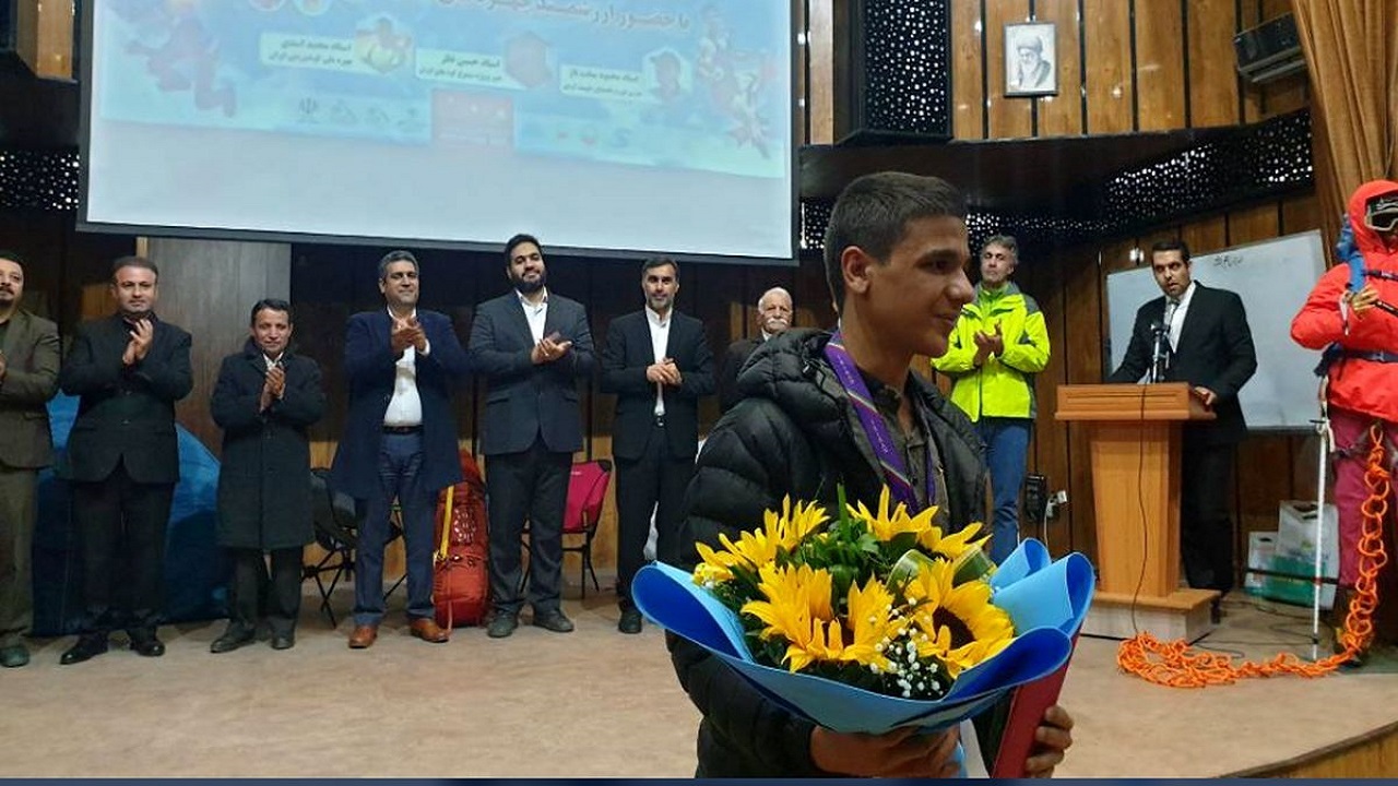 اهدای نشان سیمرغ کوه‌های ایران به ۱۵ کوهنورد قزوینی