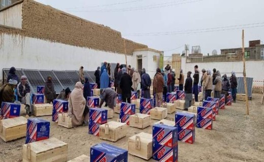 ۴۸۹ خانواده نیازمند در بامیان پنل خورشیدی و باطری دریافت کردند