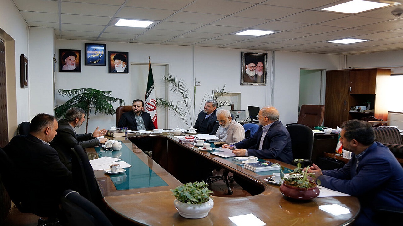 نشست وزارت کشور با نمایندگان احزاب برای بررسی آیین‌نامه تجمعات قانونی
