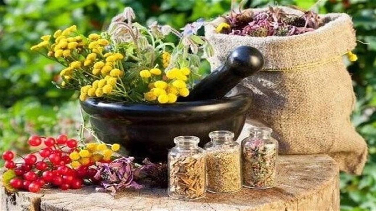 تفتان، رو به سوی قطب تولید گلاب و عرقیات گیاهی