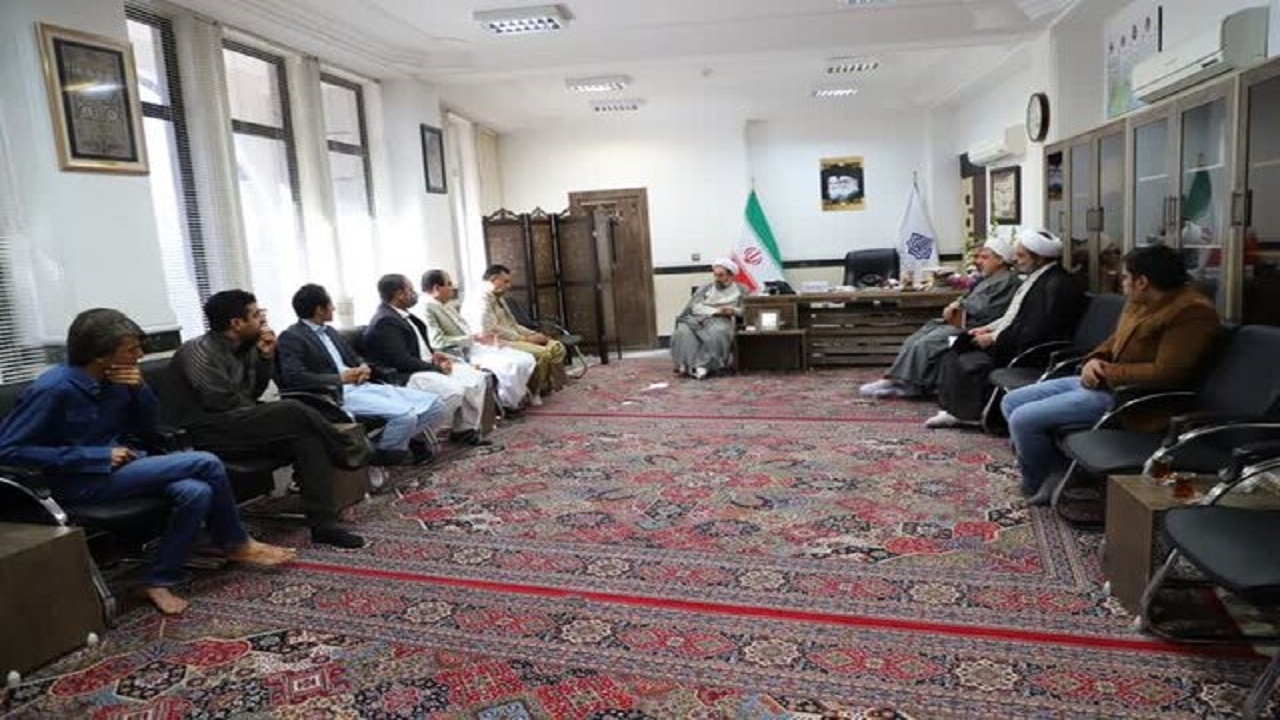مراجعه جمعی از کسبه بازار رسولی زاهدان به نماینده مقام معظم رهبری در سیستان و بلوچستان