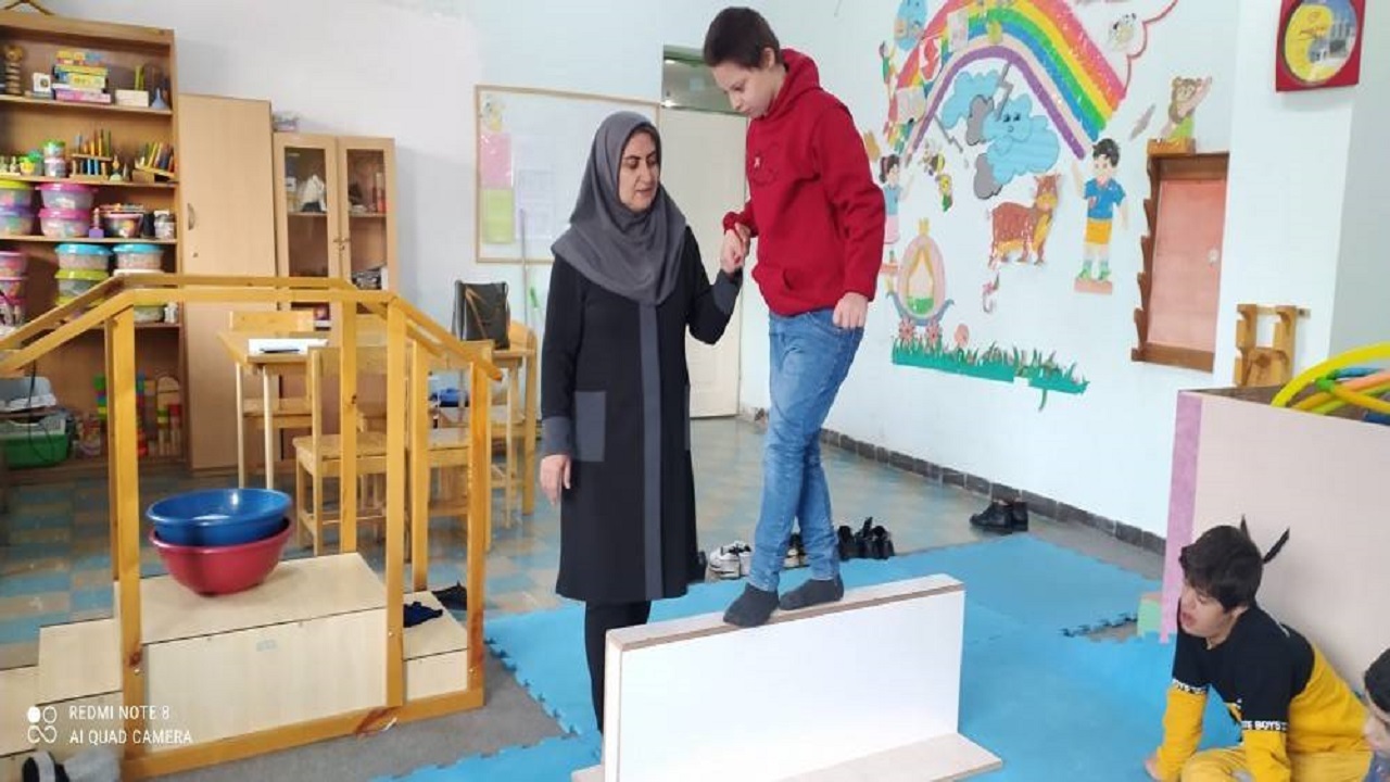 ارائه خدمات حمایتی و توانبخشی به دانش آموزان استثنایی کردستان