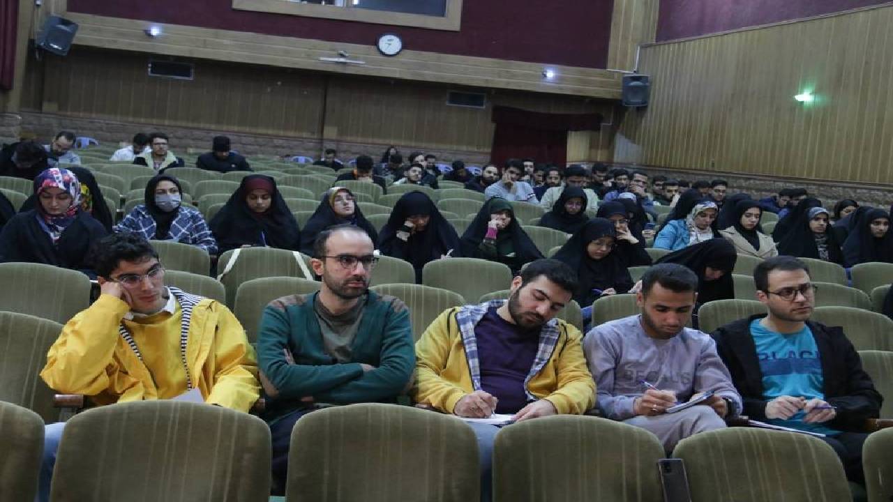 برگزاری اولین اردو شعر جوان انقلاب اسلامی در قم