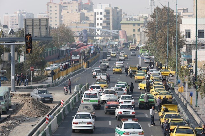 نظارت حداقلی بر تاکسی‌های گردشی پایتخت/ رانندگان در خطوط مشخص فعالیت کنند
