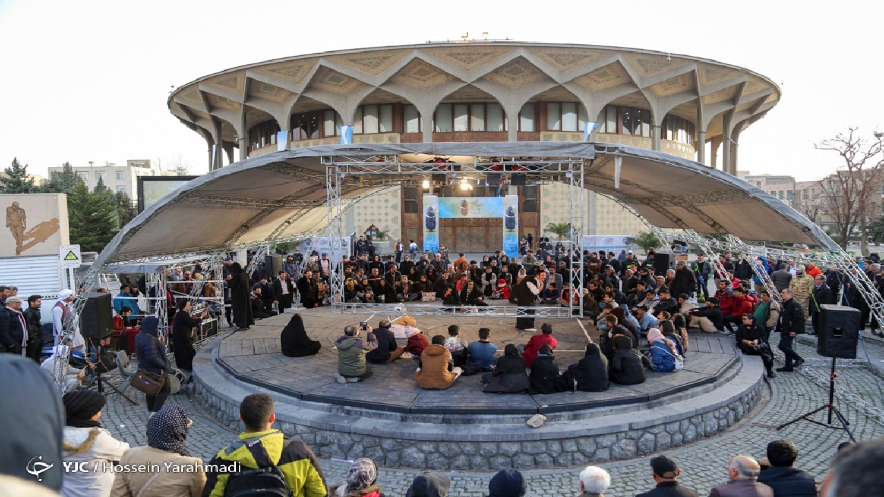 امکان تماشای رایگان نمایش‌های تئاترشهر با کمک رادیو