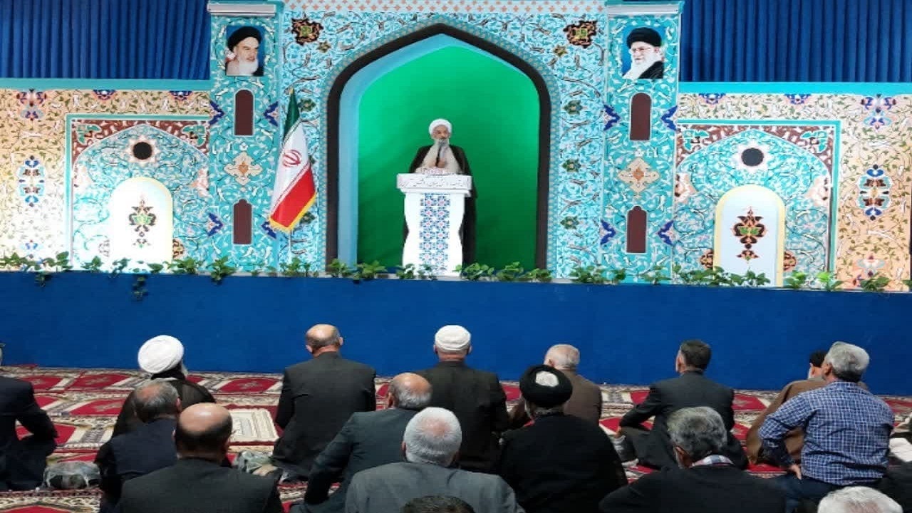 یکپارچگی حوزه و دانشگاه خاری در چشم دشمنان