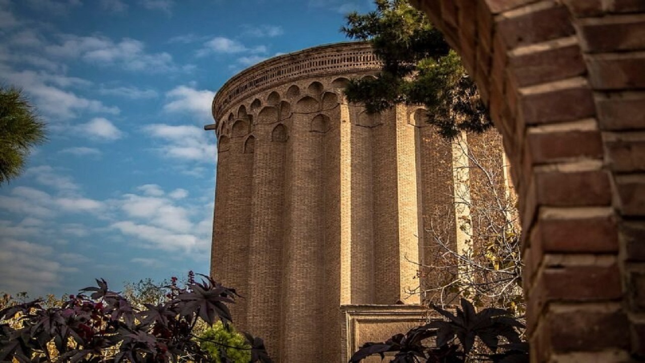 کارکرد جالب ساعت خورشیدی ۹۰۰ ساله در ایران + فیلم