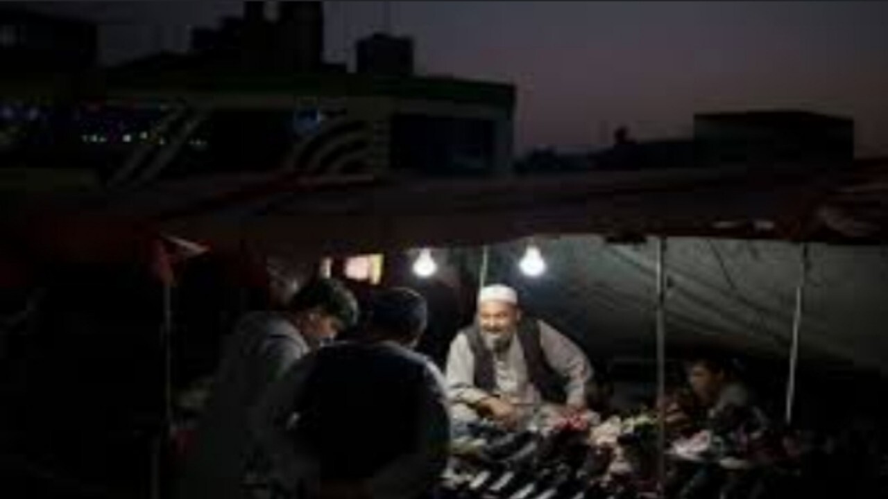 بی برقی مشکلاتی را برای مردم افغانستان ایجاد کرده است + فیلم
