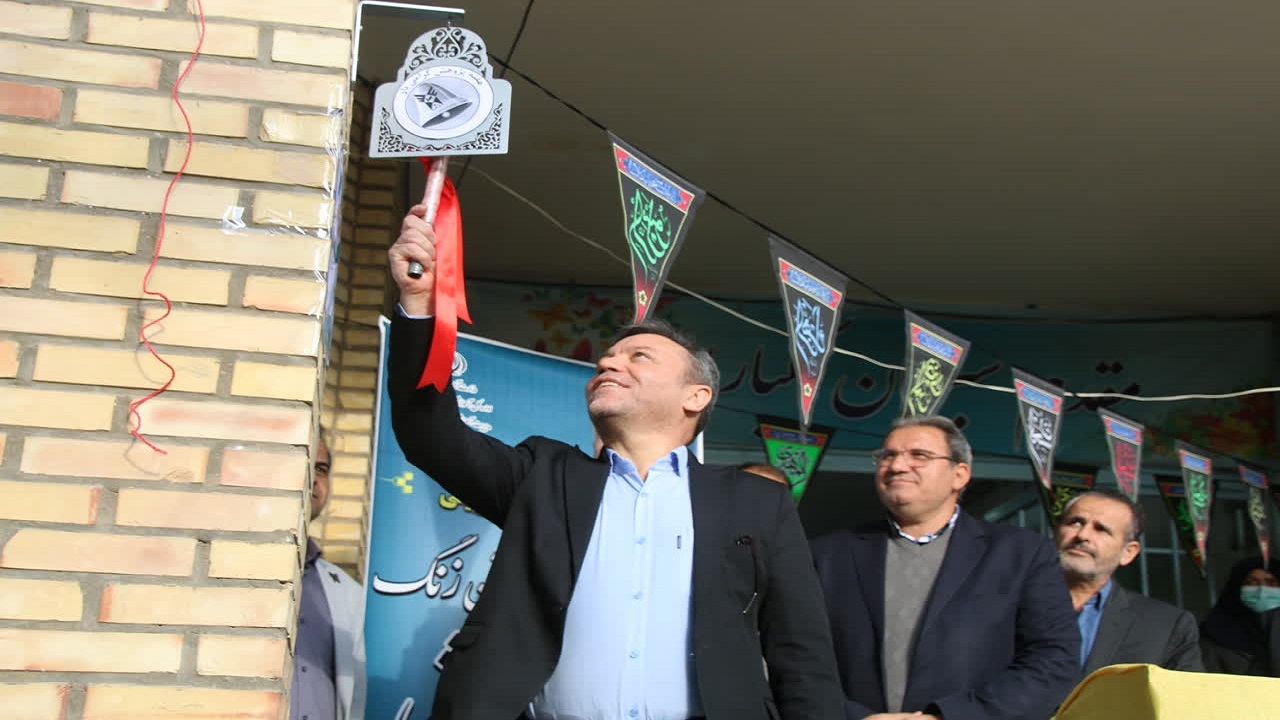 نواختن زنگ پژوهش در مدارس استان سمنان