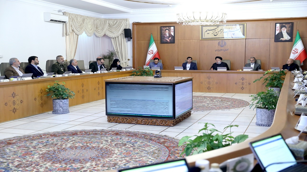 روشنگری به‌موقع فرصت دروغ‌پردازی را از دشمن می‌گیرد
