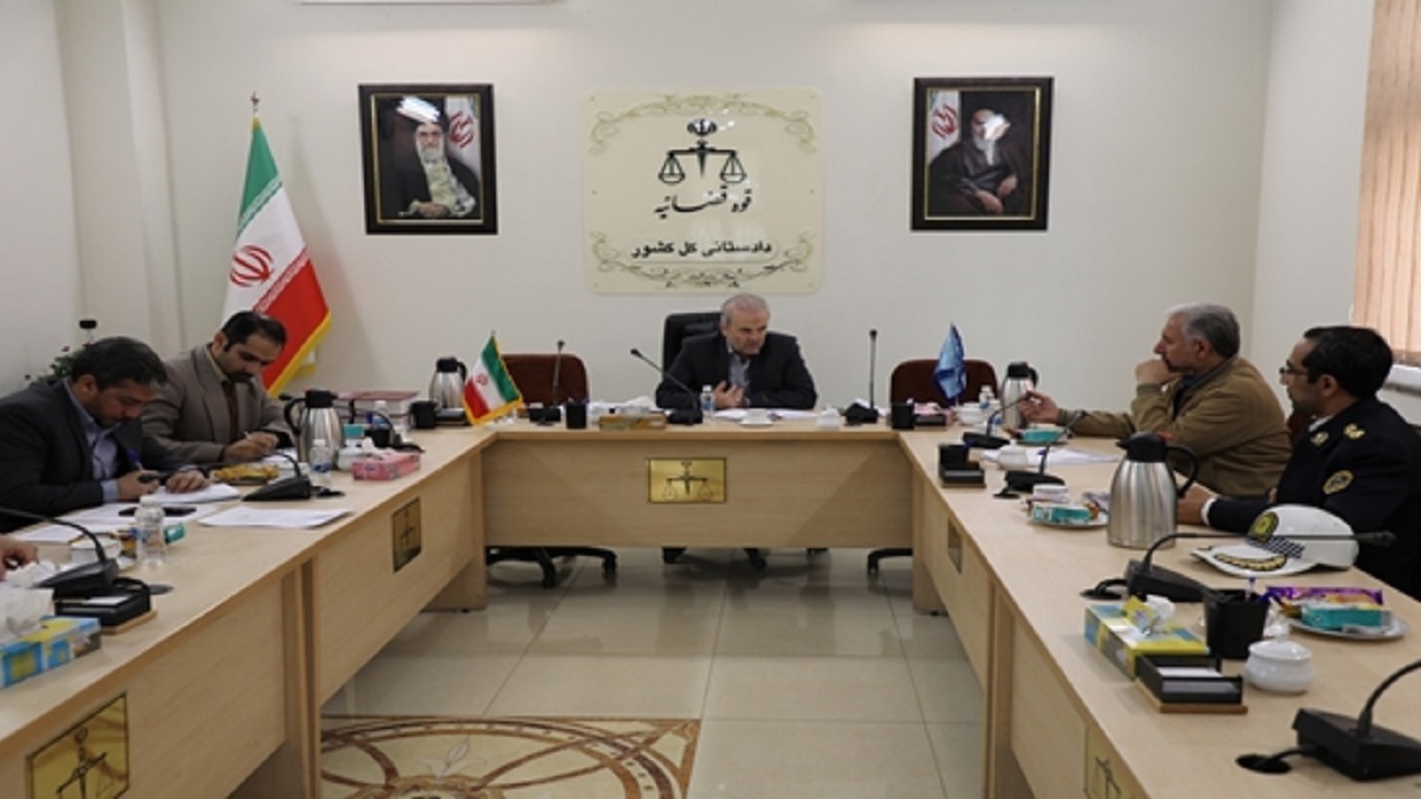 باید در امر مبارزه با سرقت فراتر از تکالیف عمل کنیم