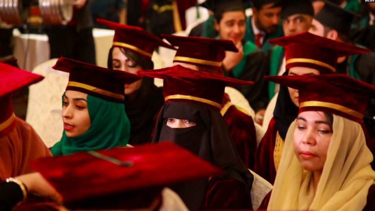 حضور مردان در جشن فارغ‌التحصیلی دختران ممنوع شد