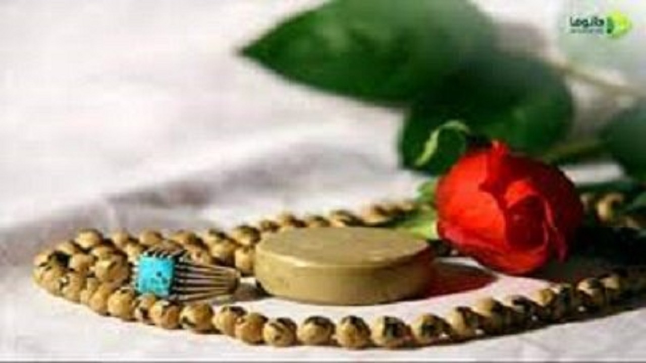 اقامه نماز از مهمترین شاخصه‌های حکومت صالحان است