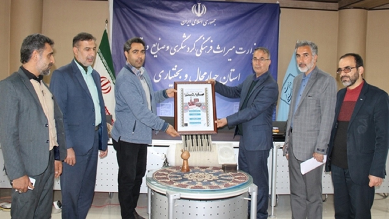 گشایش نمایشگاه صنایع‌دستی بسیج در چهارمحال و بختیاری