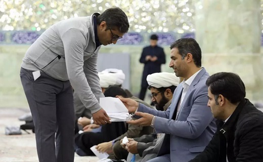 غبارروبی حرم حضرت معصومه (س) با حضور مسئولان دانشگاه&zwnj;های علوم پزشکی کشور +تصاویر