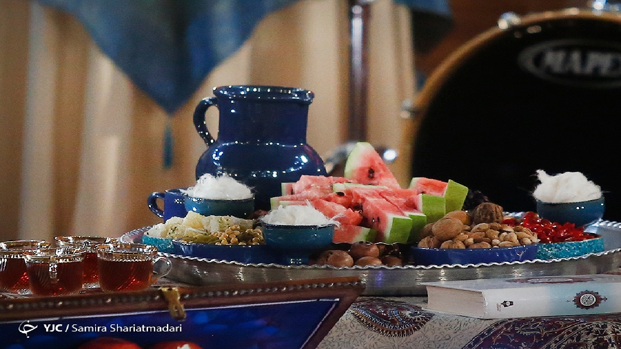 شب‌نشینی یلدایی با حافظ‌خوانی و شاهنامه‌خوانی در رادیو فرهنگ