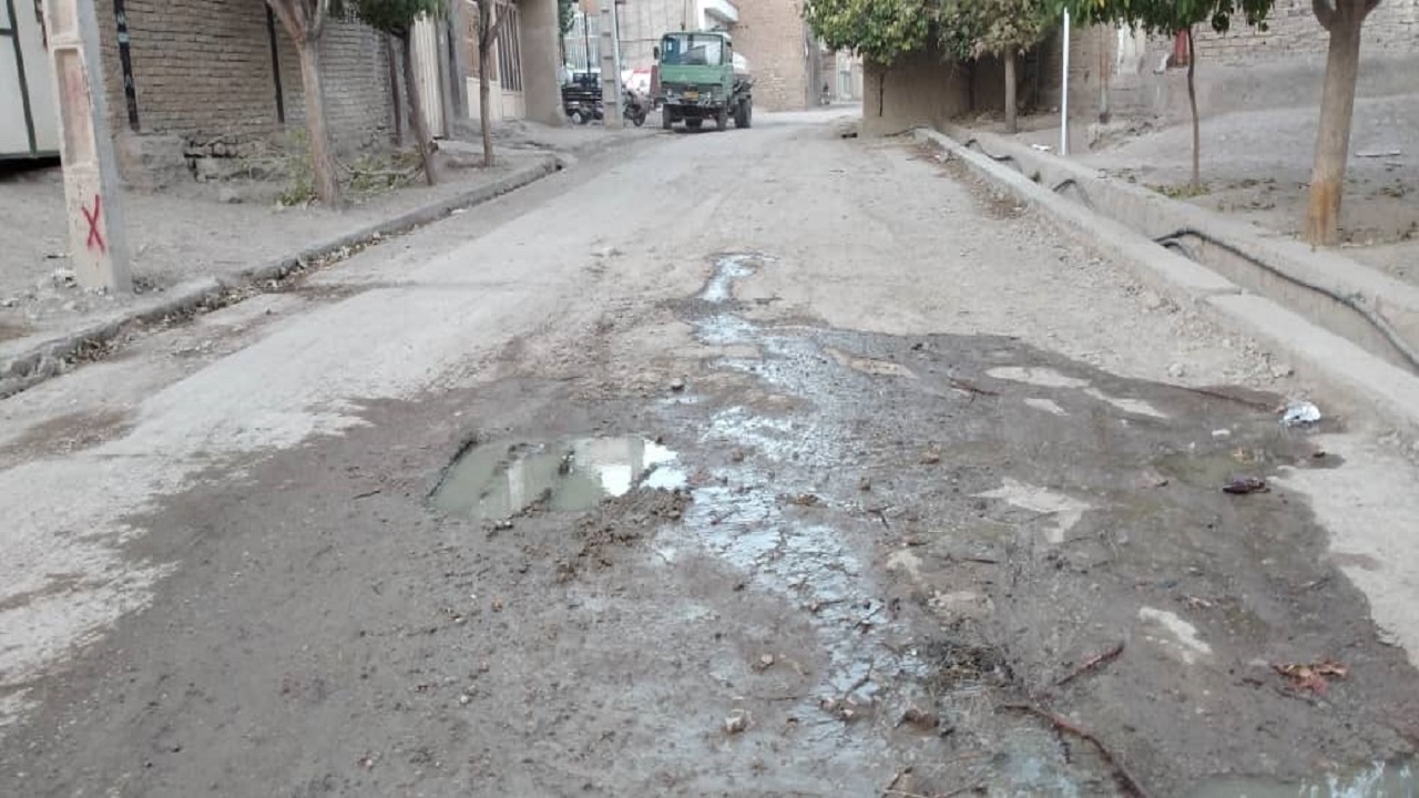 مشکلات آسفالت فرسوده و دردسر‌های آن برای اهالی نود دستگاه