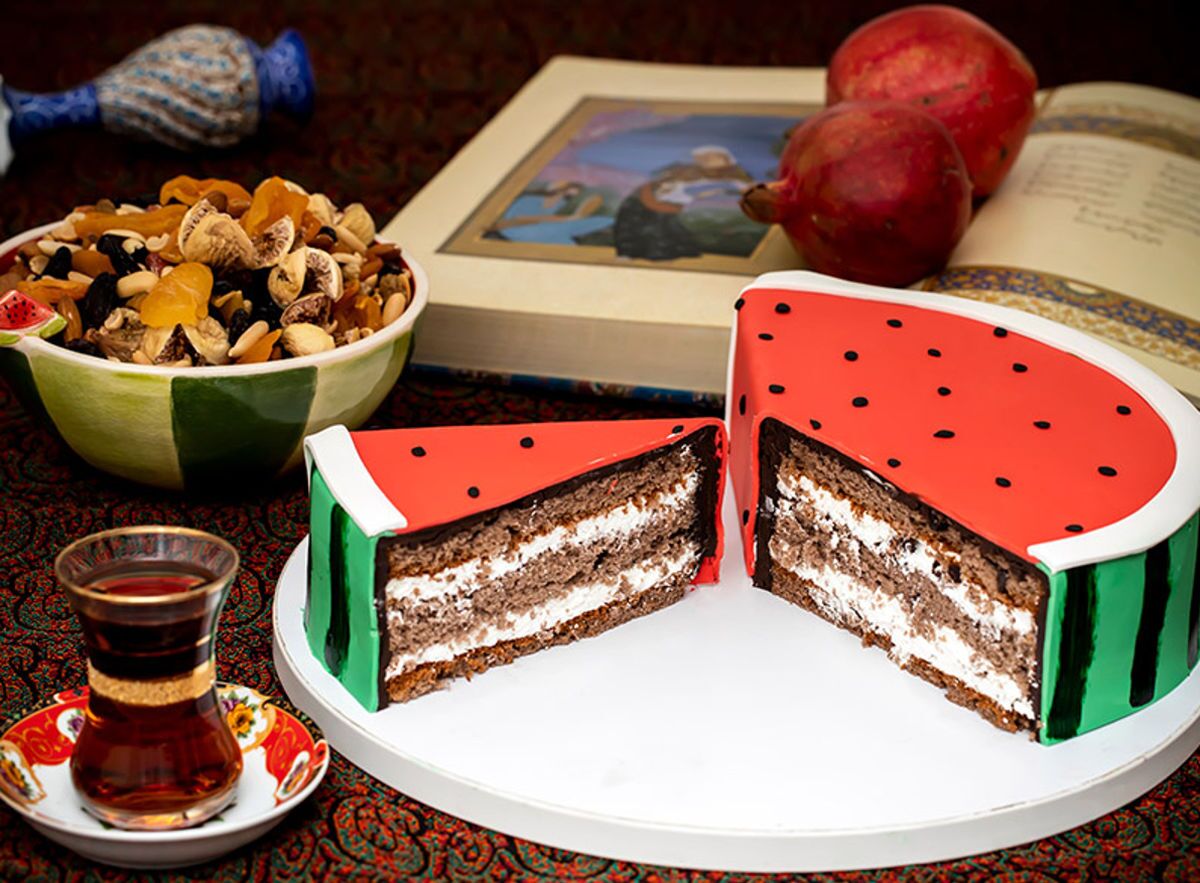بازار شب یلدا گران اما باثبات