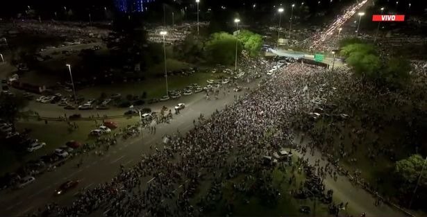 استقبال تاریخی از قهرمانان جهان در نیمه شب بی نظیر بوینس آیرس