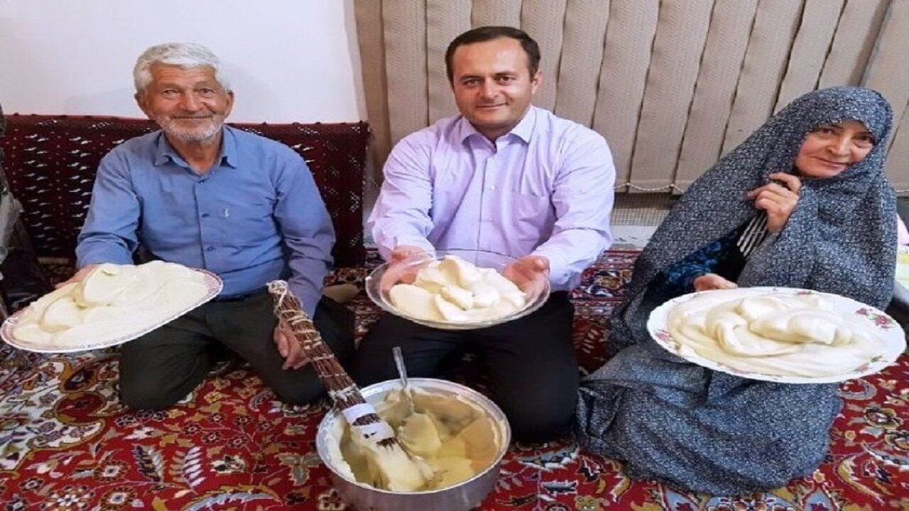 کف‌بیخ، بستنی زمستانی گنابادی‌ها در شب یلدا