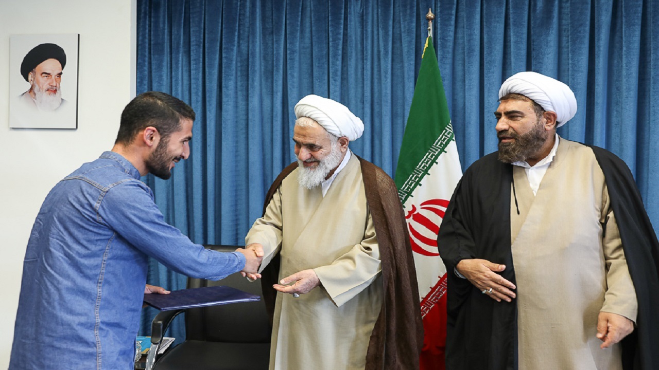 تجلیل از پژوهشگران برتر حوزه علمیه استان قزوین