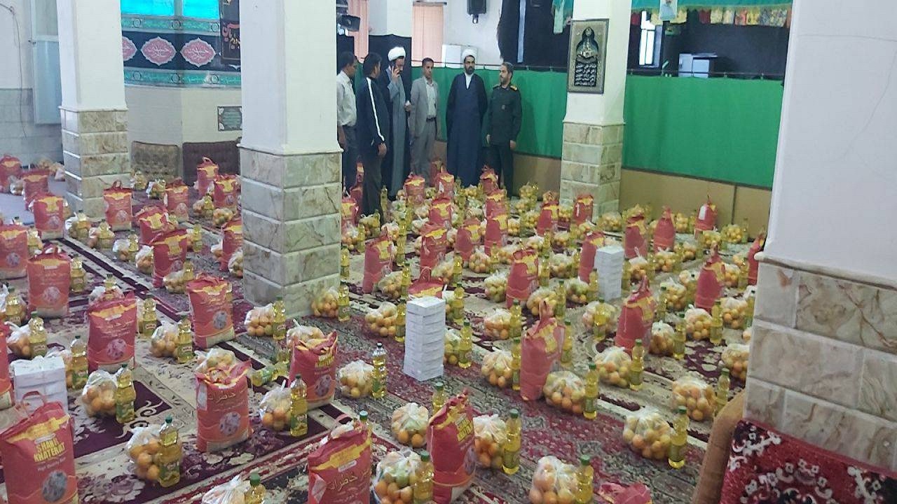 توزیع ۱۳۰۰بسته معیشتی بین نیازمندان انار