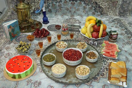 یلدا، بهانه&zwnj;ای برای در کنار هم بودن