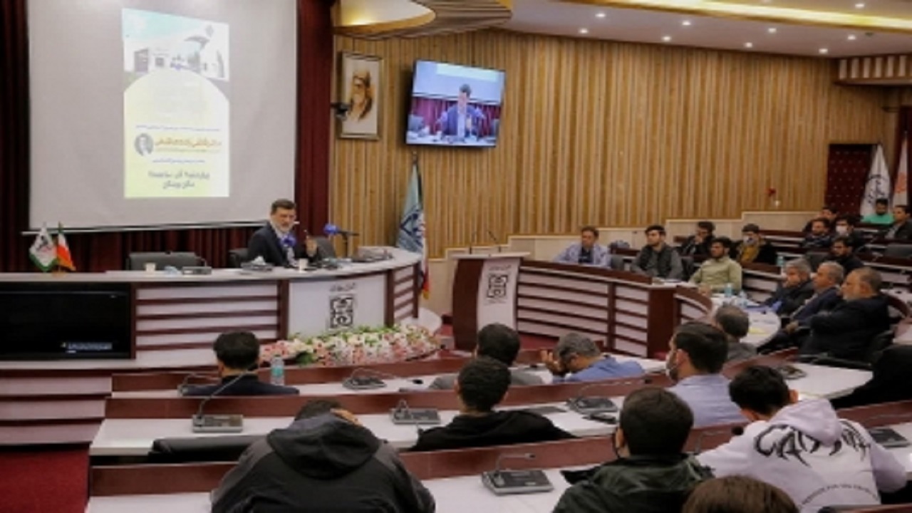 حضور معاون رئیس جمهور در نشست پرسش و پاسخ دانشجویی در قزوین