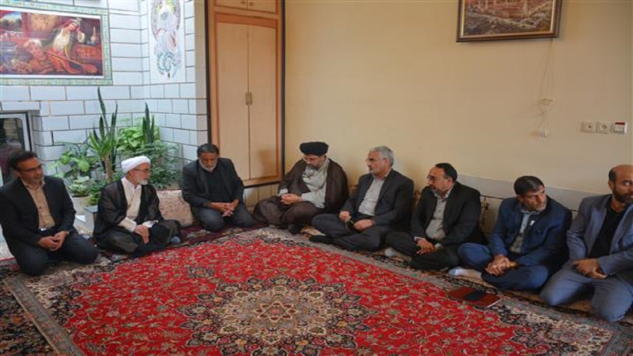 دیدار معاون سیاسی، امنیتی و اجتماعی استاندار با خانواده شهید خدمت قجری