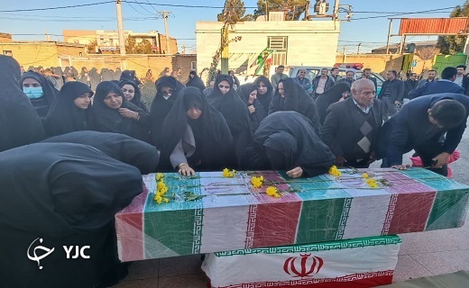 شهرستان خاتم میزبان لاله&zwnj; خوشنام+تصویر
