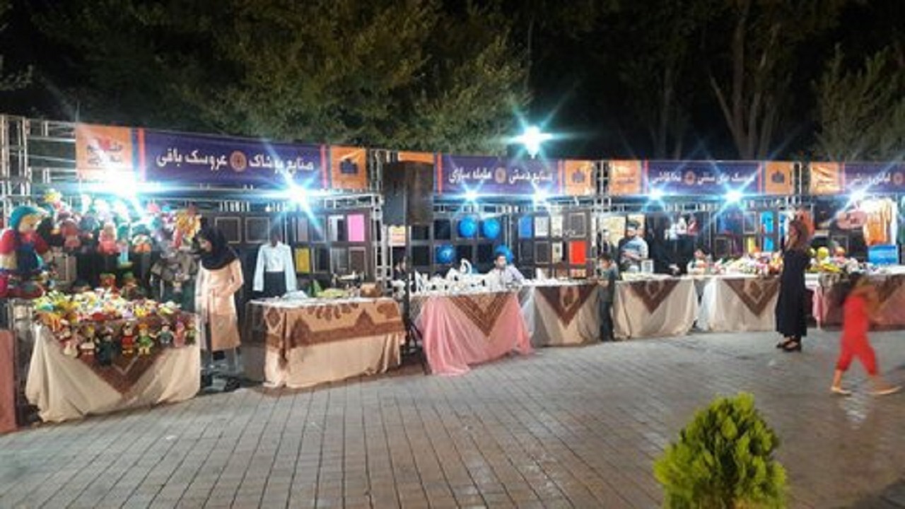 برپایی غرفه های مشاغل خانگی در بازار گل‌وگیاه همدانیان اصفهان